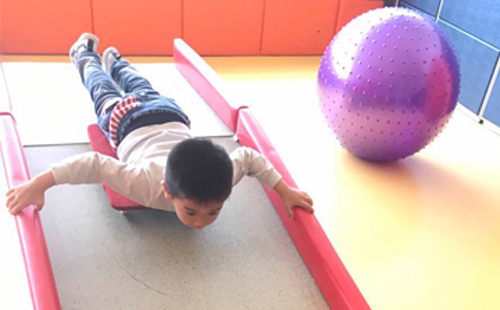 前庭覺(jué)感統(tǒng)訓(xùn)練