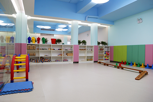 優(yōu)佳加感統(tǒng)訓(xùn)練教室